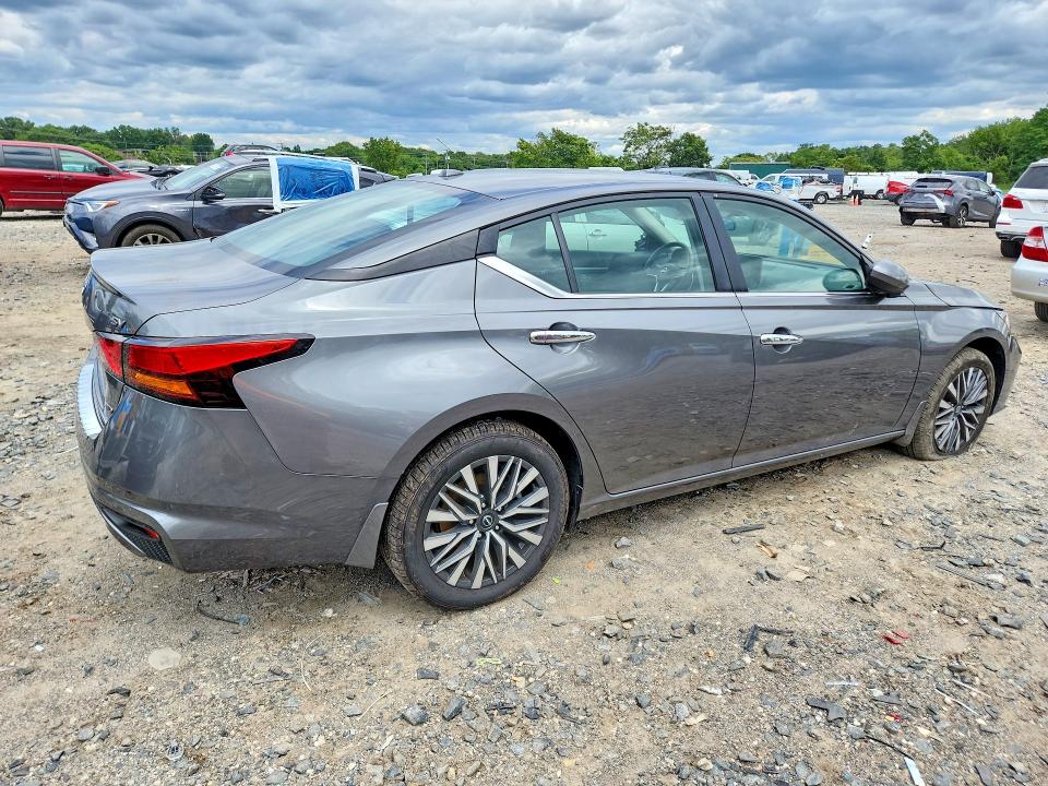 63025646 :رقم المزاد ، 1N4BL4DW8PN393626 vin ، 2023 Nissan Altima مزاد بيع