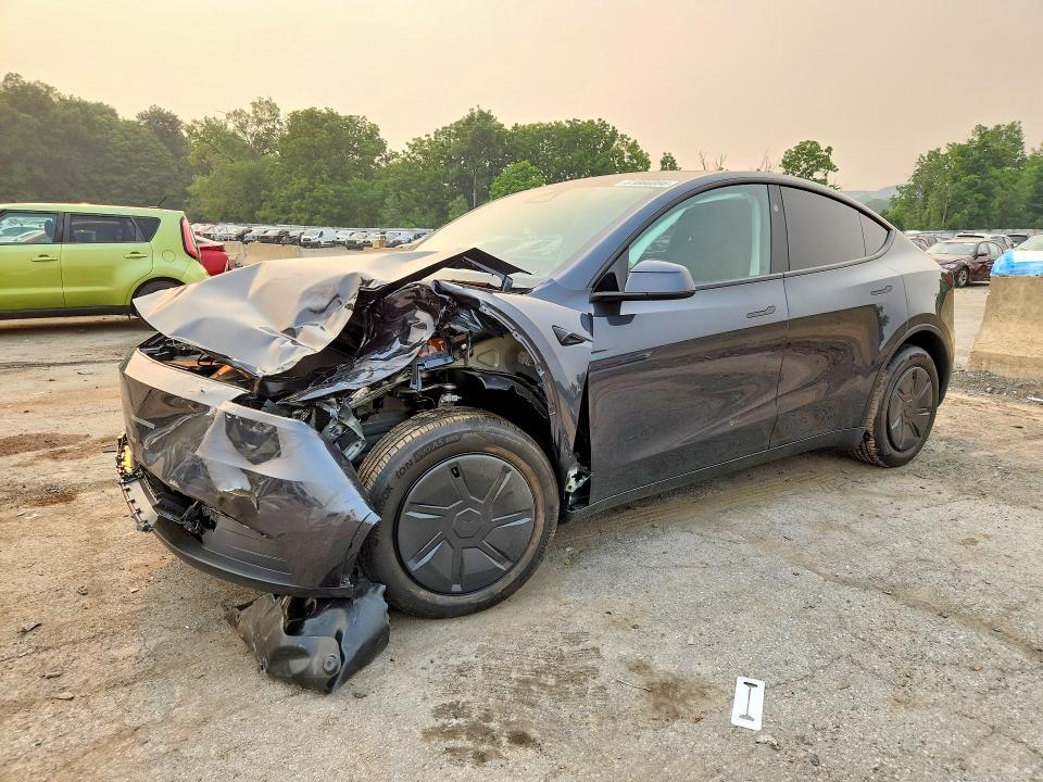 61666886 :رقم المزاد ، 7SAYGDEE5TA705912 vin ، 2026 Tesla Model Y مزاد بيع