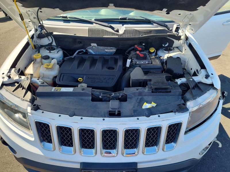 61691916 :رقم المزاد ، 1C4NJDBB9HD106332 vin ، 2017 Jeep Compass مزاد بيع