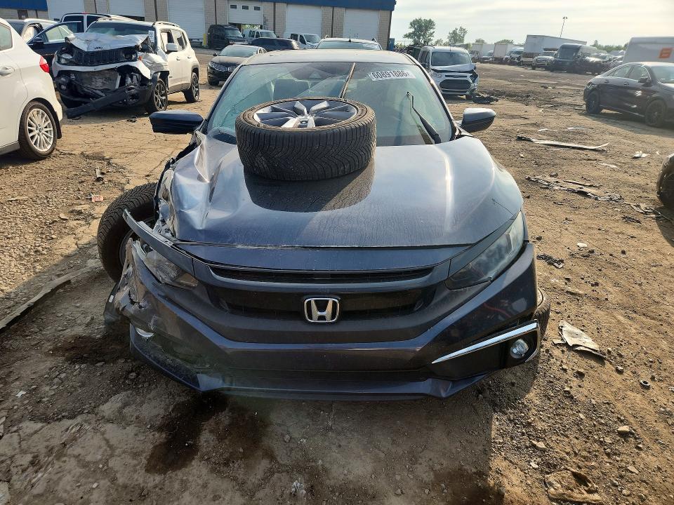 60891886 :رقم المزاد ، 19XFC1F32KE013559 vin ، 2019 Honda Civic مزاد بيع