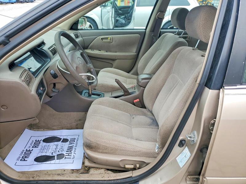 60018686 :رقم المزاد ، 4T1BG22K9YU736918 vin ، 2000 Toyota Camry مزاد بيع