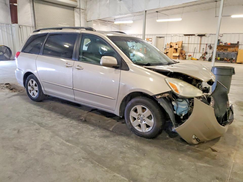 61316436 :رقم المزاد ، 5TDZA22C04S094973 vin ، 2004 Toyota Sienna مزاد بيع