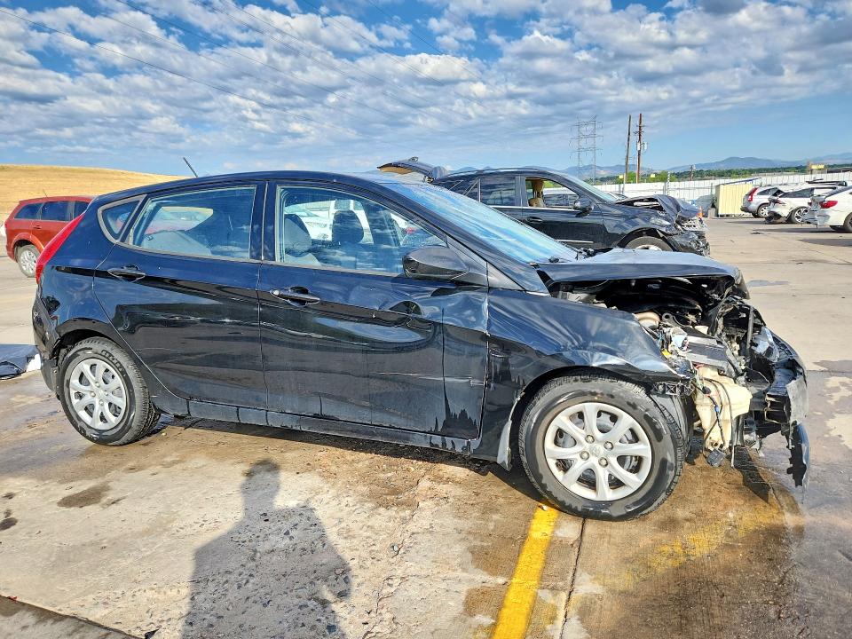61469326 :رقم المزاد ، KMHCT5AE8DU087779 vin ، 2013 Hyundai Accent مزاد بيع