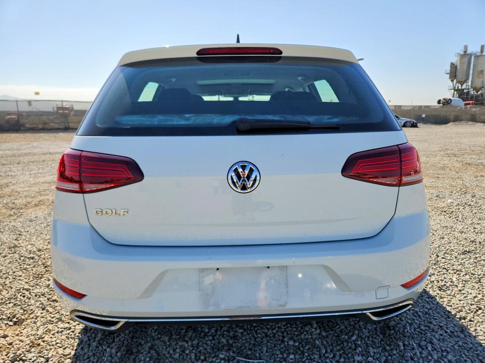 61100906 :رقم المزاد ، 3VWG57AU6MM005018 vin ، 2021 Volkswagen Golf مزاد بيع