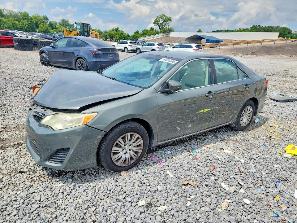 60683606 :رقم المزاد ، 4T1BF1FKXCU503081 vin ، 2012 Toyota Camry مزاد بيع