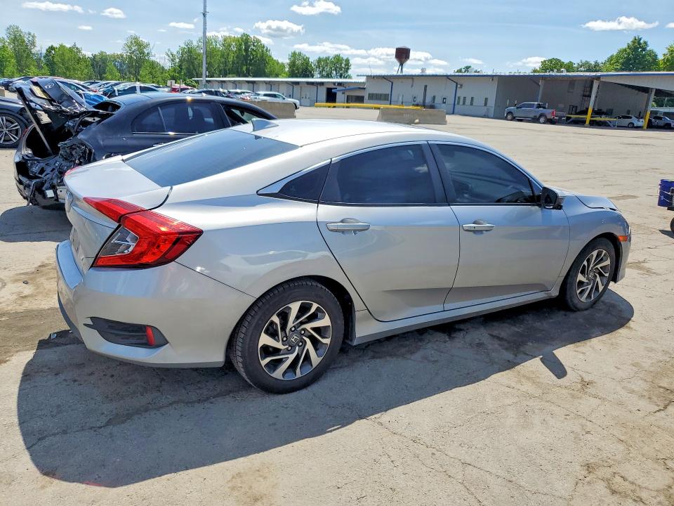 60916636 :رقم المزاد ، 2HGFC2F74HH528439 vin ، 2017 Honda Civic مزاد بيع