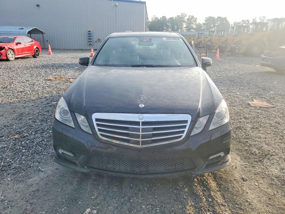 60030806 :رقم المزاد ، WDDHF2EB6BA455817 vin ، 2011 Mercedes-benz E مزاد بيع