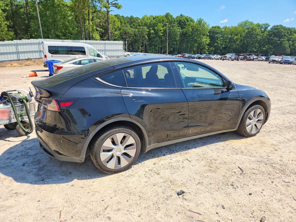 63283216 :رقم المزاد ، 7SAYGDEE2NA015036 vin ، 2022 Tesla Model Y مزاد بيع