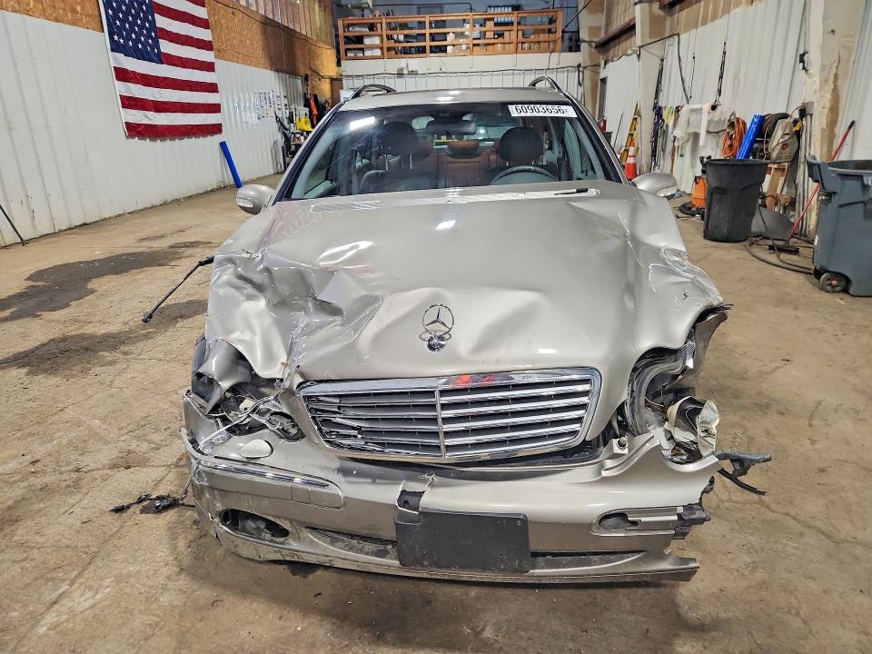 60903656 :رقم المزاد ، WDBRH81J83F372062 vin ، 2003 Mercedes-benz C مزاد بيع