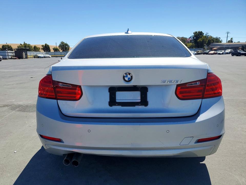 63165946 :رقم المزاد ، WBA3A5G56ENP27160 vin ، 2014 Bmw 328 مزاد بيع