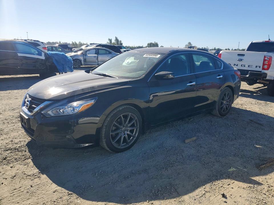 60900996 :رقم المزاد ، 1N4AL3AP4JC127624 vin ، 2018 Nissan Altima مزاد بيع