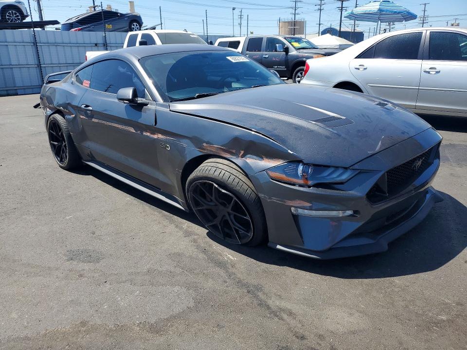 60827976 :رقم المزاد ، 1FA6P8CF5J5109164 vin ، 2018 Ford Mustang مزاد بيع