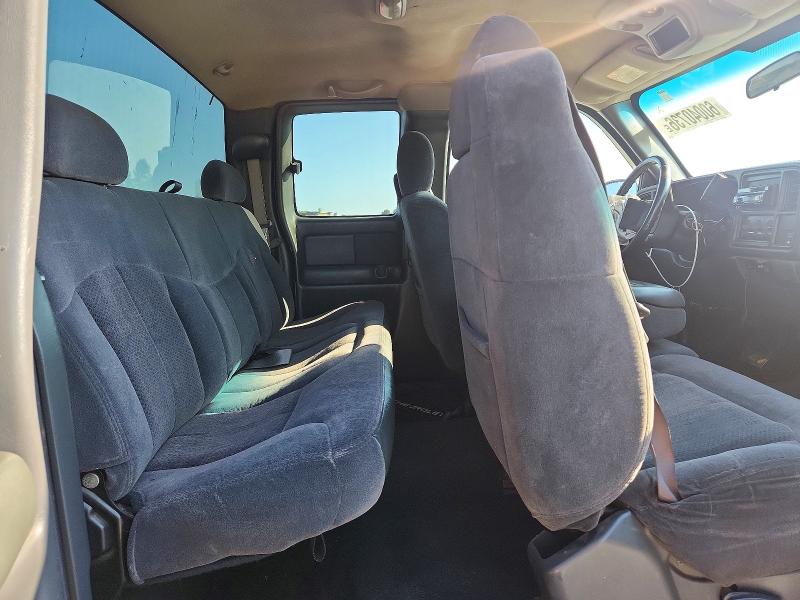 Продажа на аукционе авто 2002 Chevrolet Silverado, vin: 2GCEC19V621288423, номер лота: 60040736