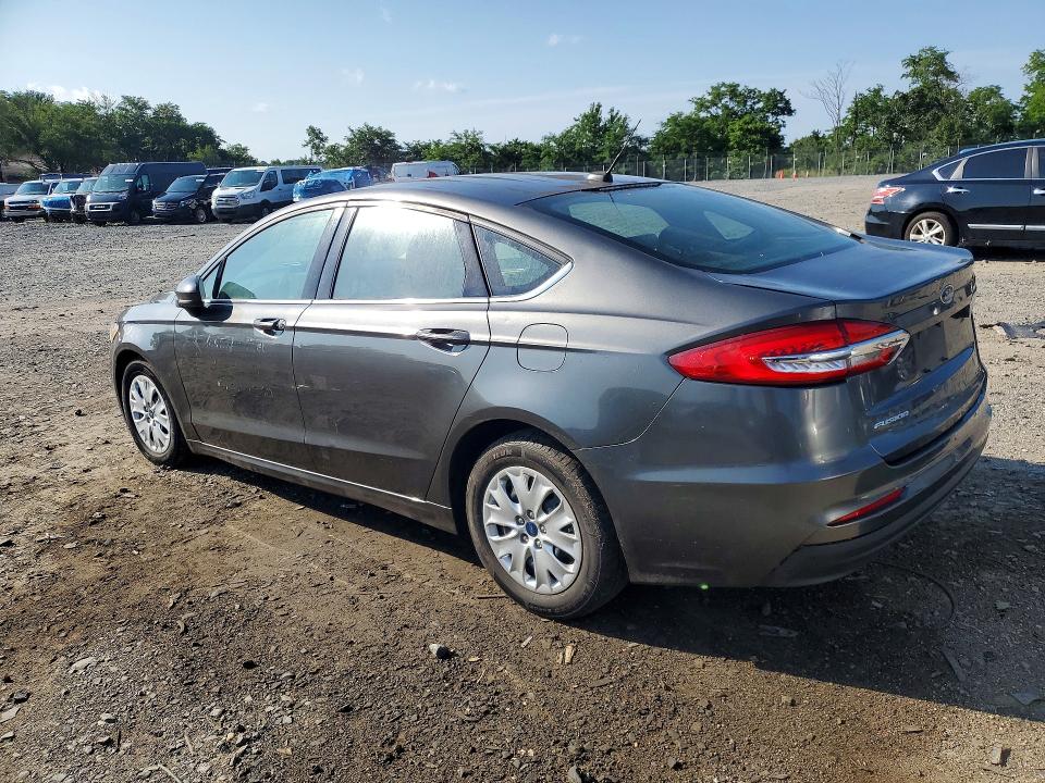 60589846 :رقم المزاد ، 3FA6P0G70KR281105 vin ، 2019 Ford Fusion مزاد بيع