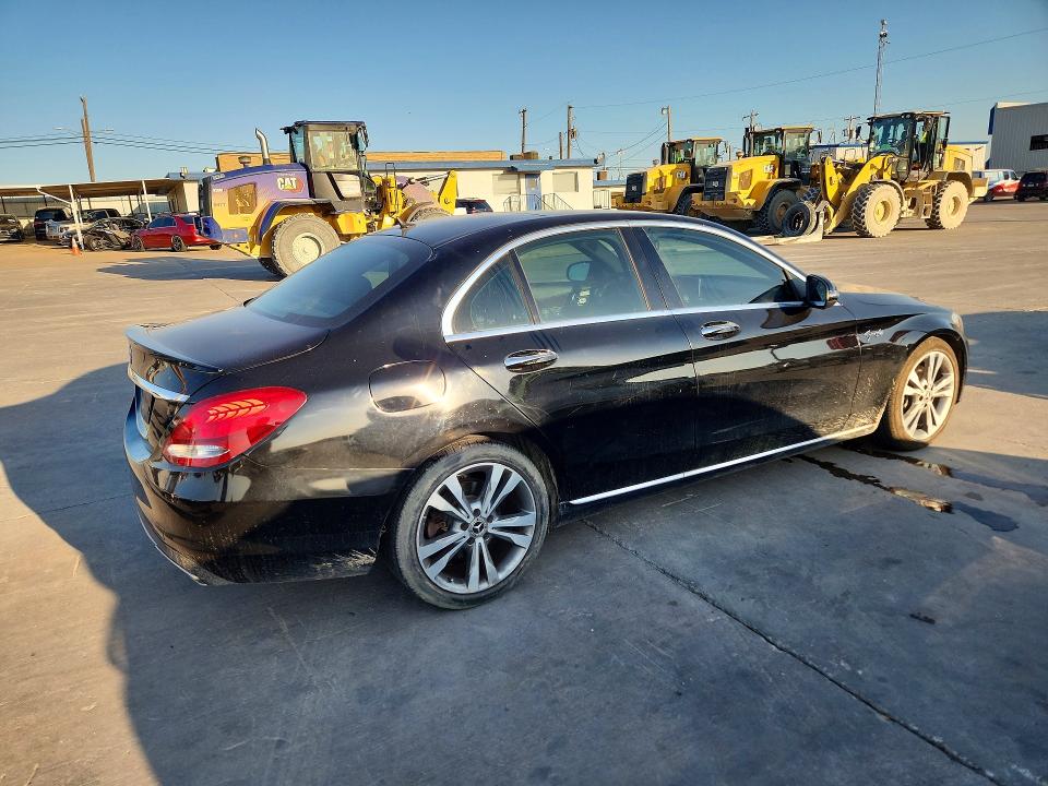 59146416 :رقم المزاد ، WDDWF4JB7JR338739 vin ، 2018 Mercedes-benz C مزاد بيع