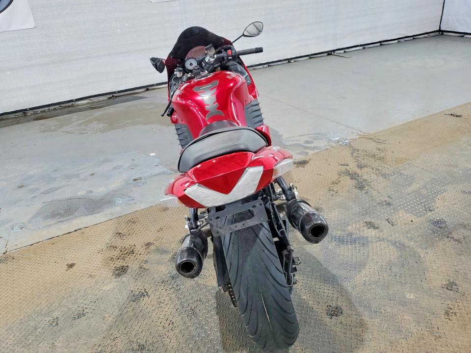 63135106 :رقم المزاد ، JKBZXNC13AA021043 vin ، 2010 Kawasaki Zx1400 مزاد بيع