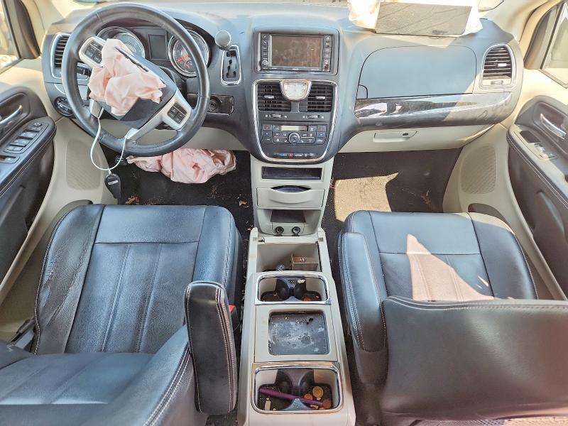 61538786 :رقم المزاد ، 2C4RC1BG5GR246900 vin ، 2016 Chrysler Town & Country مزاد بيع
