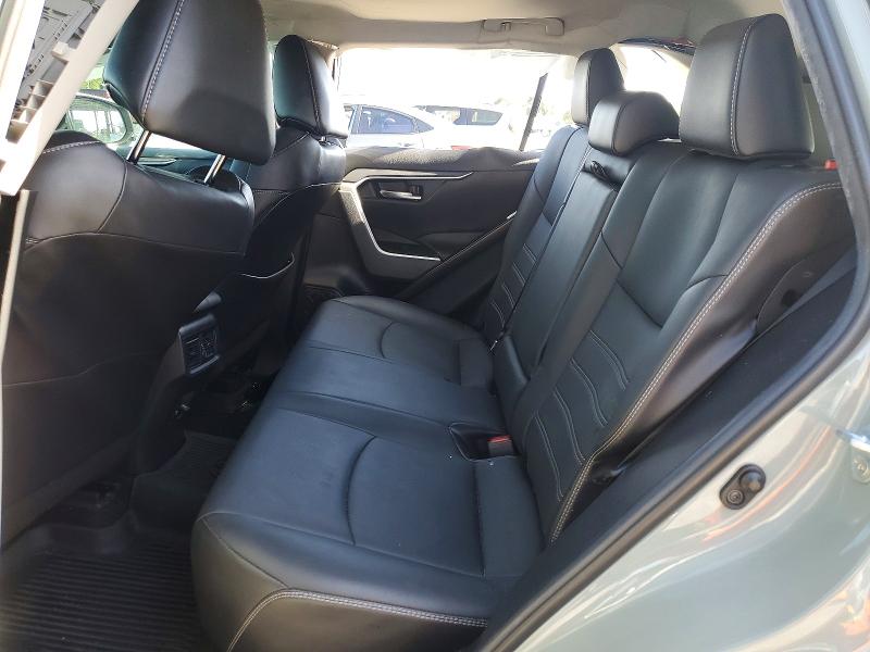 61997376 :رقم المزاد ، 2T3C1RFV8MW138632 vin ، 2021 Toyota Rav4 مزاد بيع