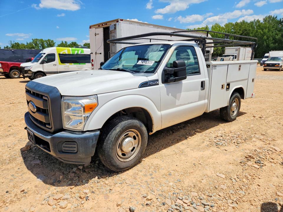 62137656 :رقم المزاد ، 1FTBF2A68GED33081 vin ، 2016 Ford F250 مزاد بيع