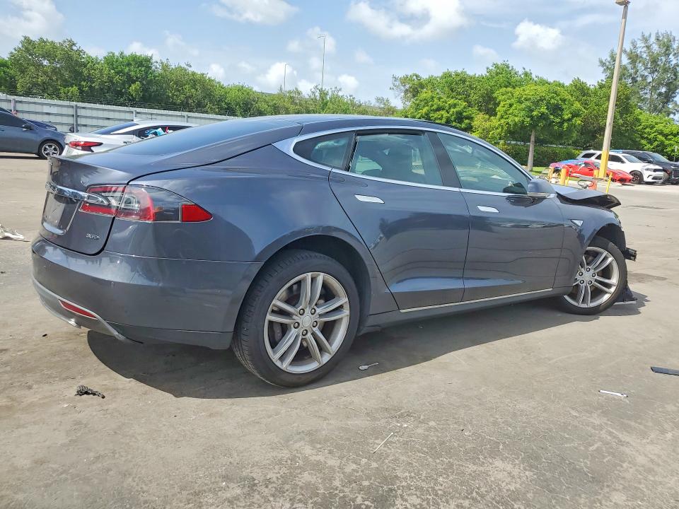 60761266 :رقم المزاد ، 5YJSA1E29GF129632 vin ، 2016 Tesla Model S مزاد بيع