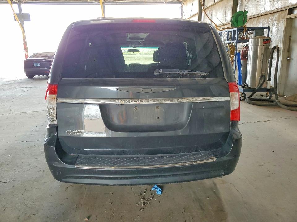 61381906 :رقم المزاد ، 2A4RR5DG2BR715852 vin ، 2011 Chrysler Town & Country مزاد بيع