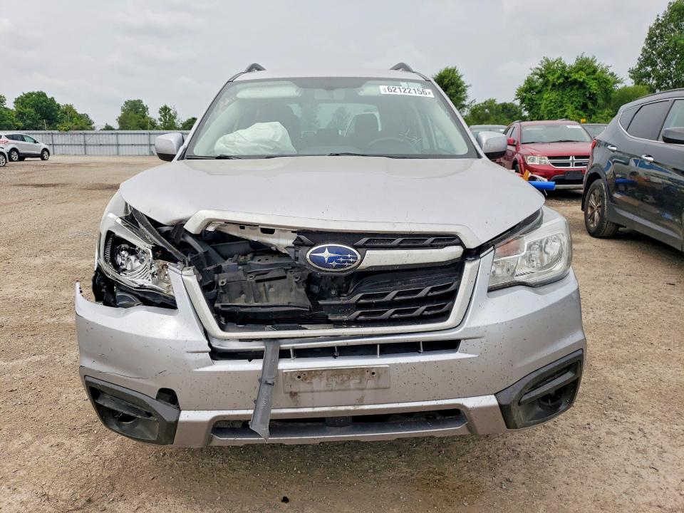 62122156 :رقم المزاد ، JF2SJEBC1JH571477 vin ، 2018 Subaru Forester مزاد بيع