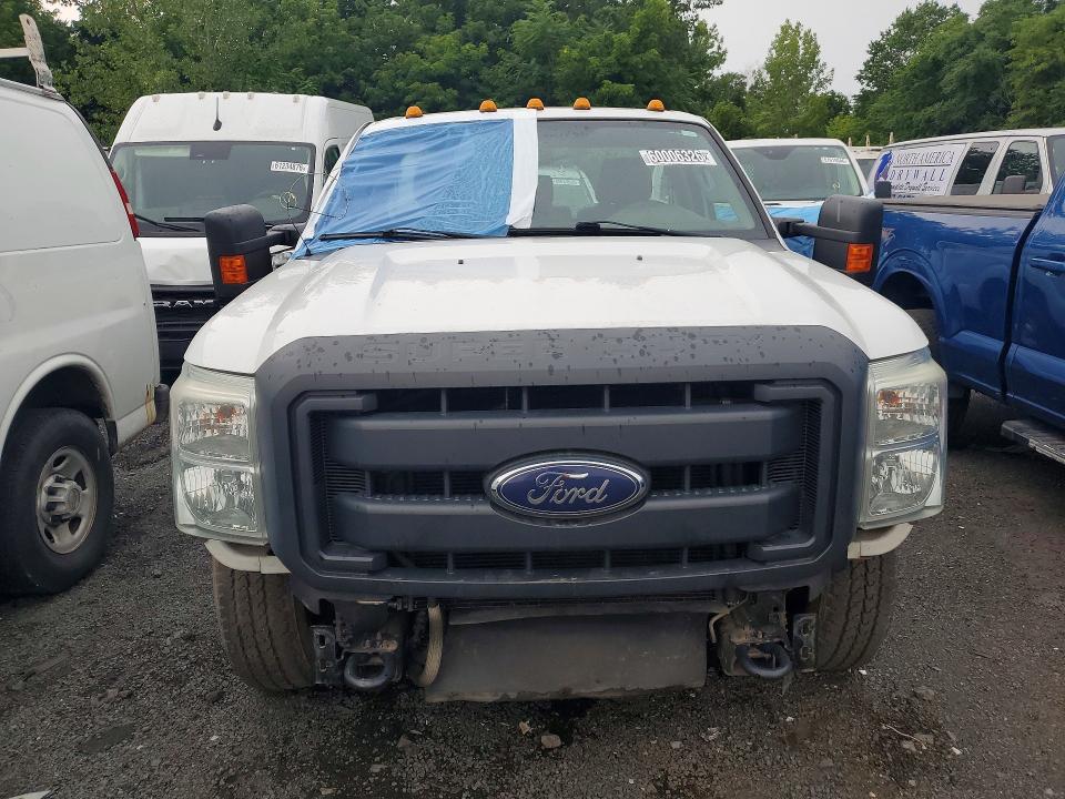 60006326 :رقم المزاد ، 1FTBF2A61FEA70446 vin ، 2015 Ford F250 مزاد بيع