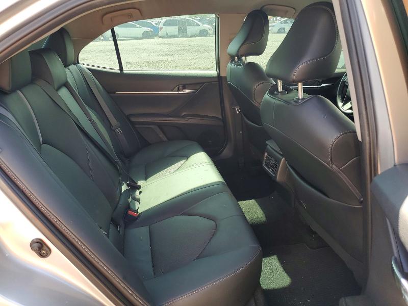 61963956 :رقم المزاد ، 4T1K61AK9NU704688 vin ، 2022 Toyota Camry مزاد بيع