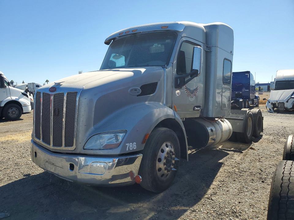 Продажа на аукционе авто 2020 Peterbilt 579, vin: 1XPBDP9X9LD609881, номер лота: 75640335