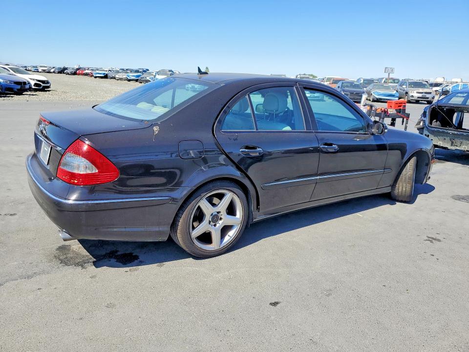 60063976 :رقم المزاد ، WDBUF56XX7B033246 vin ، 2007 Mercedes-benz E مزاد بيع
