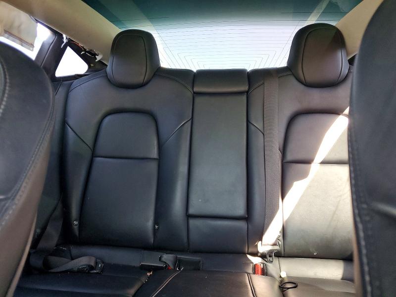 62950656 :رقم المزاد ، 5YJ3E1EA0JF014182 vin ، 2018 Tesla Model 3 مزاد بيع