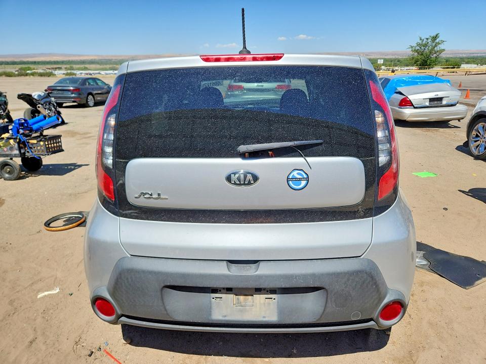60612296 :رقم المزاد ، KNDJN2A24F7817151 vin ، 2015 Kia Soul مزاد بيع