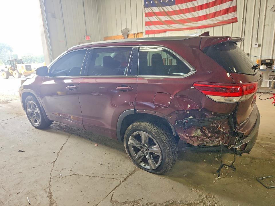 61382656 :رقم المزاد ، 5TDDZRFH0JS834857 vin ، 2018 Toyota Highlander مزاد بيع