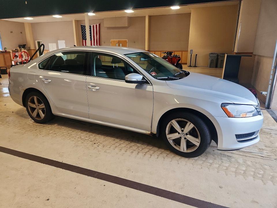 63043326 :رقم المزاد ، 1VWBP7A35DC015794 vin ، 2013 Volkswagen Passat مزاد بيع