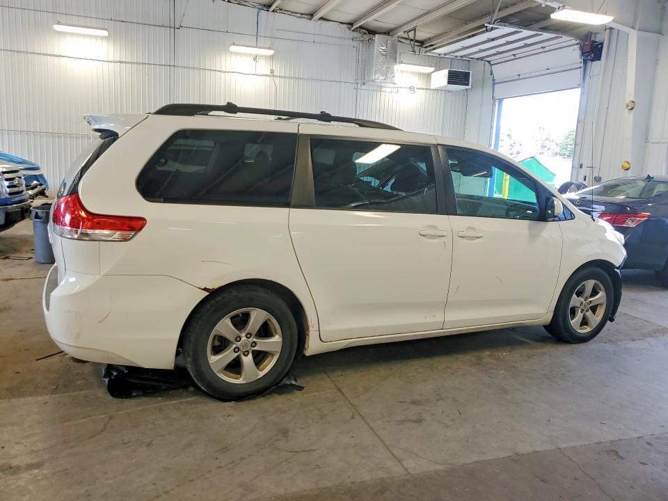 Продажа на аукционе авто 2013 Toyota Sienna, vin: 5TDKK3DC2DS382642, номер лота: 58879496