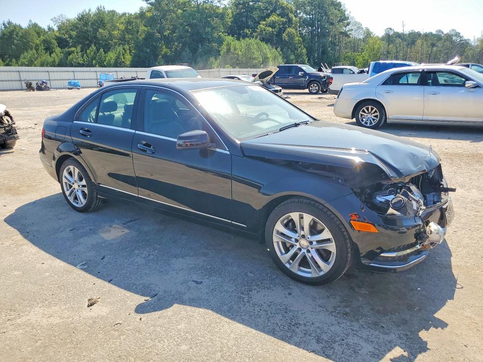 85629515 :رقم المزاد ، WDDGF8AB1EG254445 vin ، 2014 Mercedes-benz C مزاد بيع
