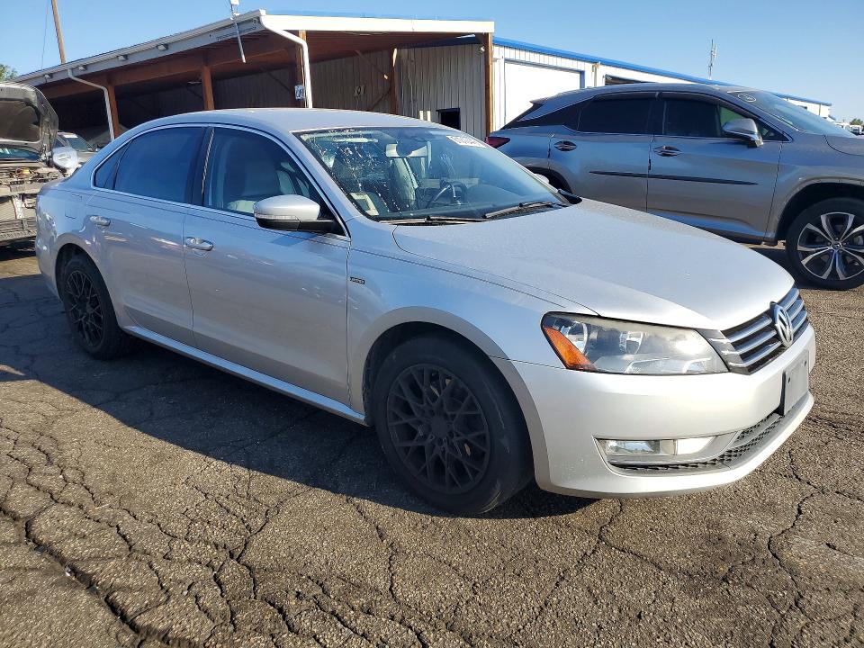 2015 Volkswagen Passat მანქანა იყიდება აუქციონზე, vin: 1VWAS7A37FC108331, აუქციონის ნომერი: 61010446