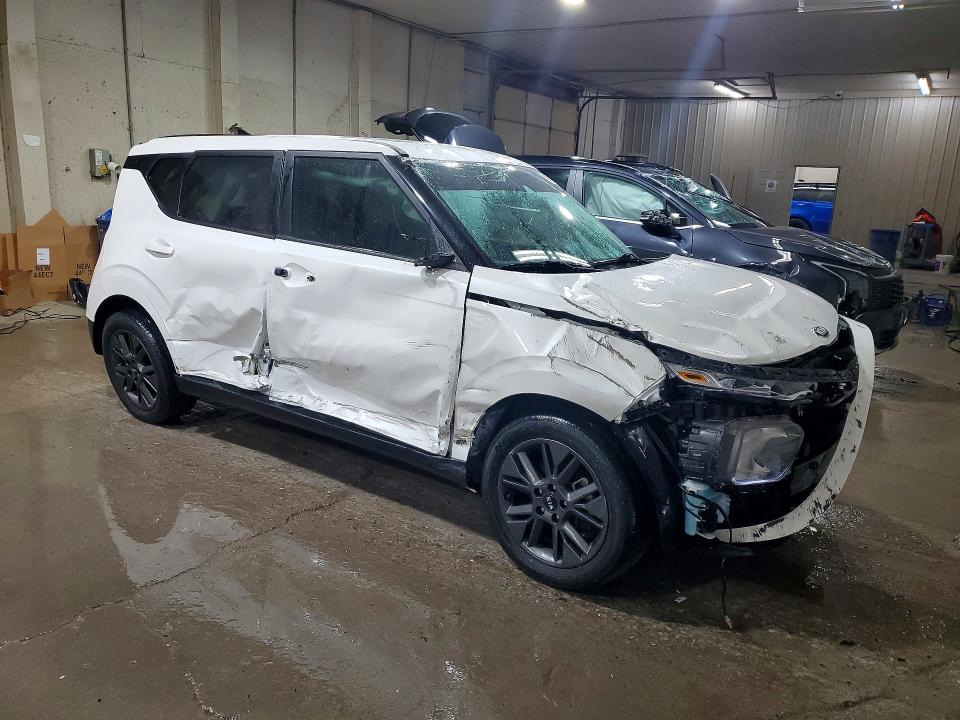 2021 Kia Soul მანქანა იყიდება აუქციონზე, vin: KNDJ33AU3M7143844, აუქციონის ნომერი: 61163426