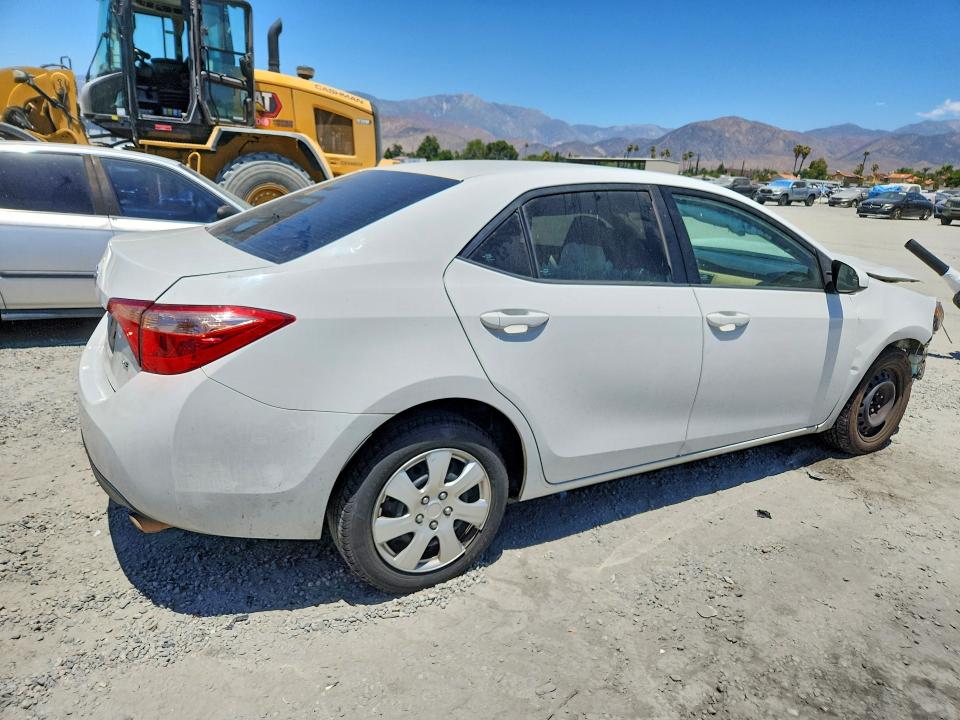60084466 :رقم المزاد ، 5YFBURHEXHP684199 vin ، 2017 Toyota Corolla مزاد بيع