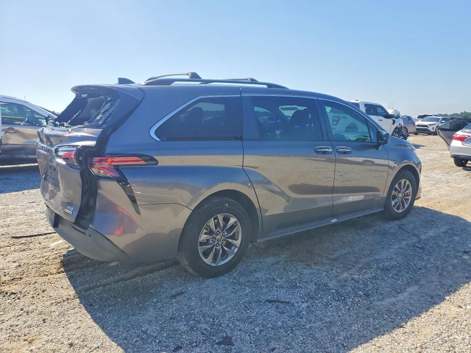 2021 Toyota Sienna მანქანა იყიდება აუქციონზე, vin: 5TDJRKEC8MS046137, აუქციონის ნომერი: 61231096