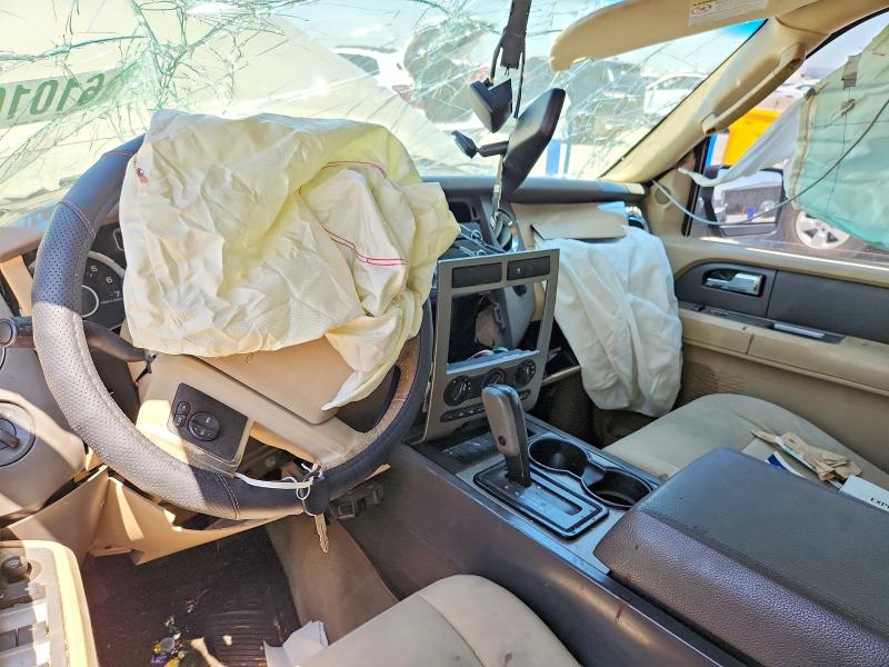 61010696 :رقم المزاد ، 1FMFU16528LA45230 vin ، 2008 Ford Expedition مزاد بيع