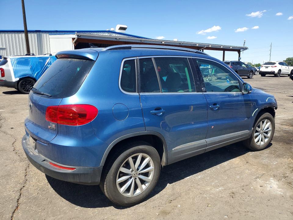 2017 Volkswagen Tiguan მანქანა იყიდება აუქციონზე, vin: WVGSV7AXXHK018676, აუქციონის ნომერი: 60855086