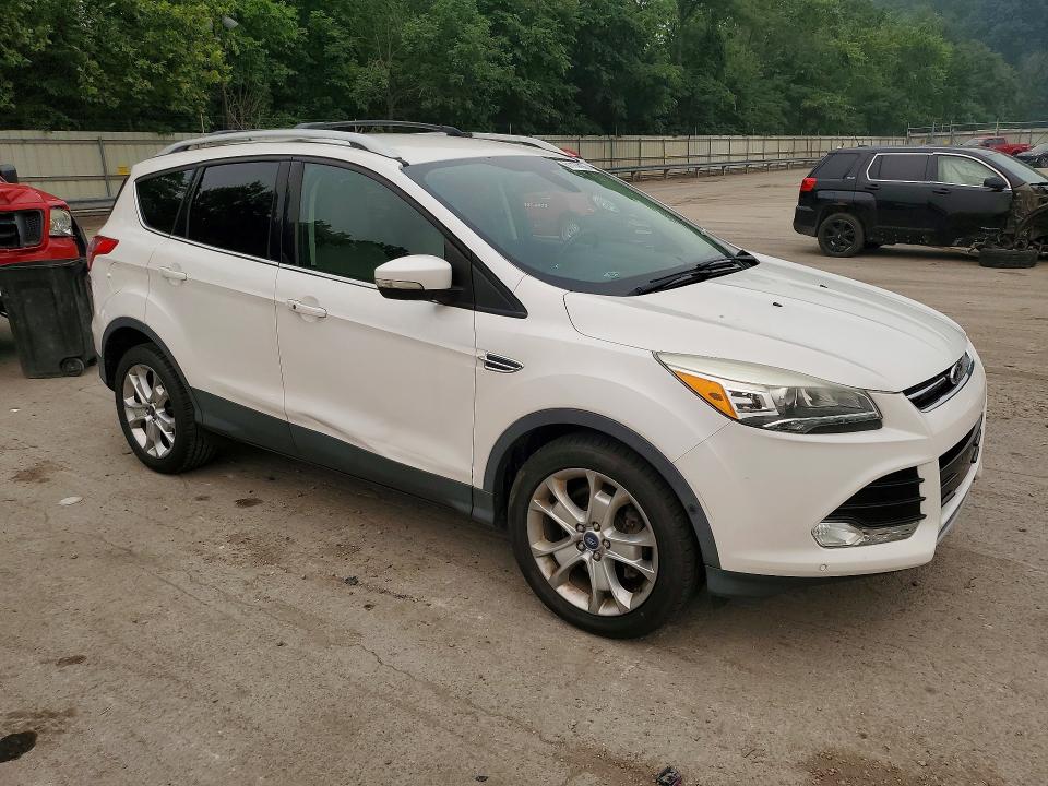 Продажа на аукционе авто 2015 Ford Escape, vin: 1FMCU9JX4FUA89215, номер лота: 61159886