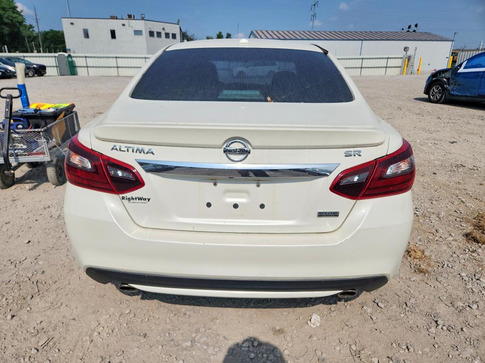 61507166 :رقم المزاد ، 1N4AL3AP9JC200051 vin ، 2018 Nissan Altima مزاد بيع