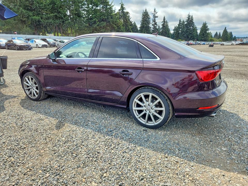 62106156 :رقم المزاد ، WAUEFGFF2F1050004 vin ، 2015 Audi A3 مزاد بيع