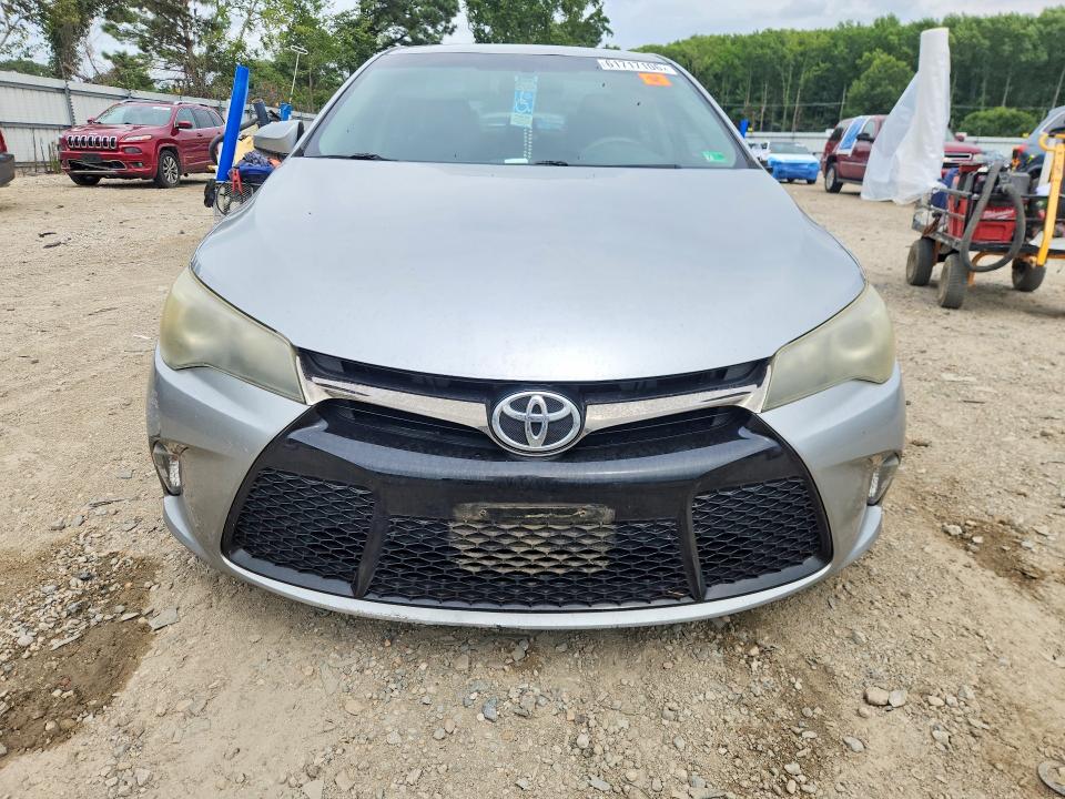 2015 Toyota Camry მანქანა იყიდება აუქციონზე, vin: 4T1BF1FK2FU060011, აუქციონის ნომერი: 61717106