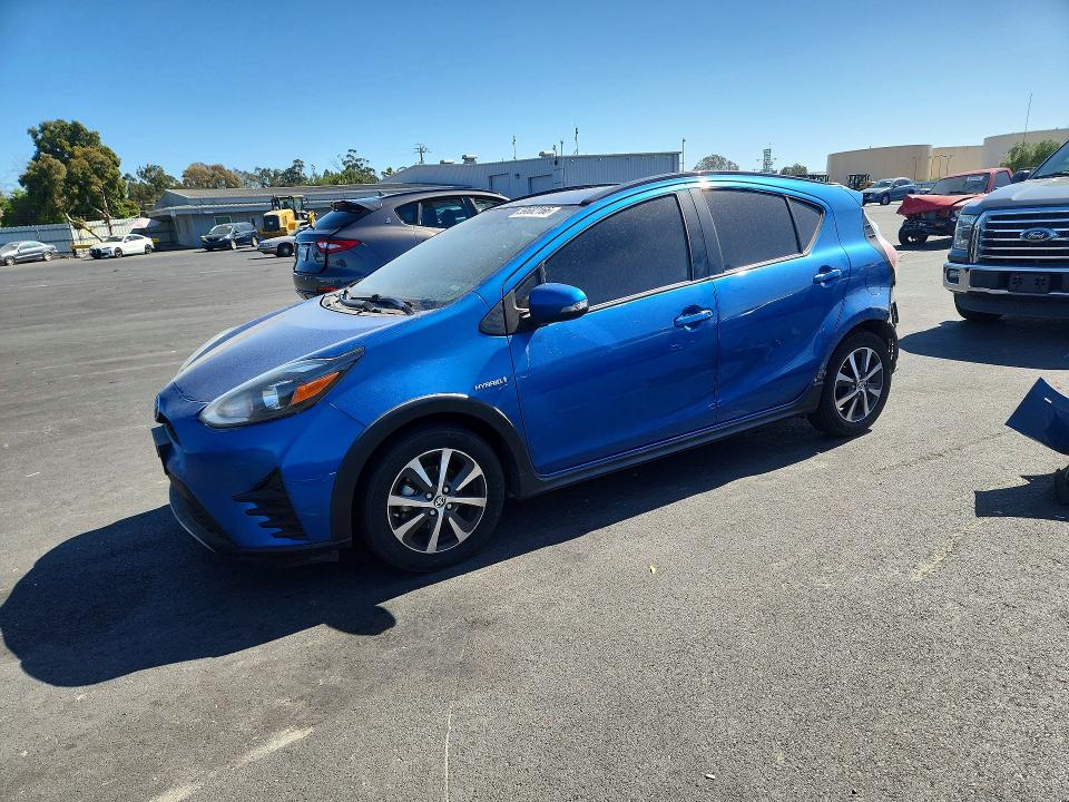 59682166 :رقم المزاد ، JTDKDTB37J1606591 vin ، 2018 Toyota Prius C مزاد بيع