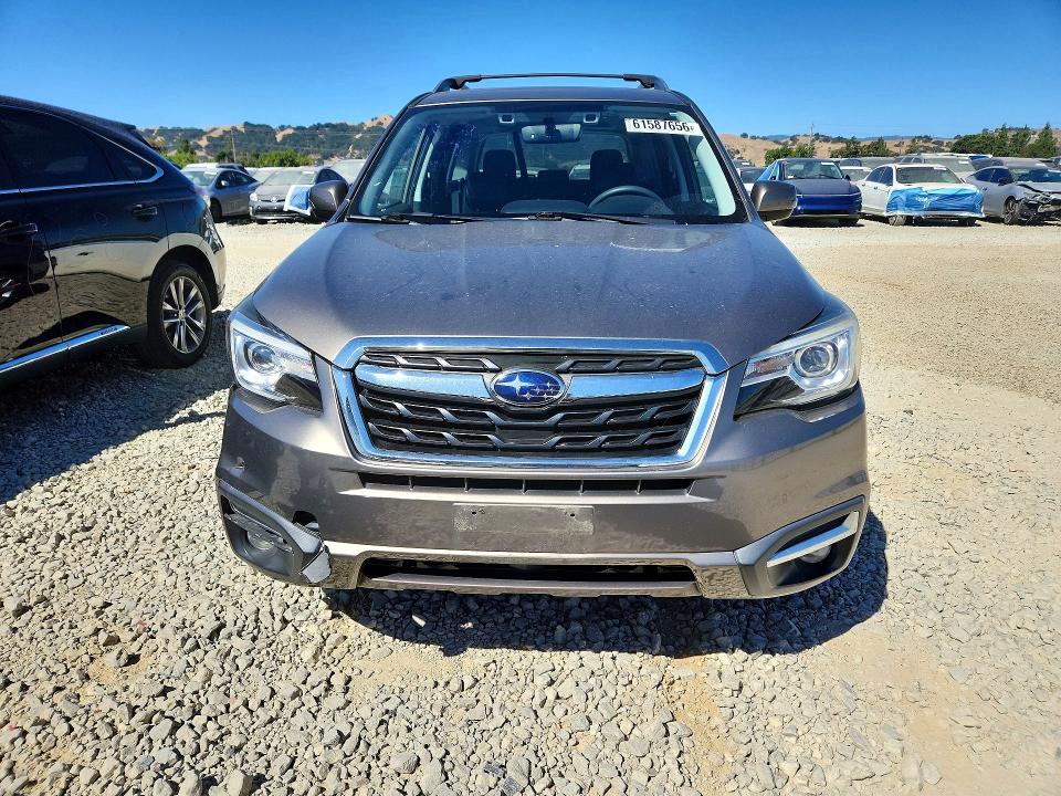 61587656 :رقم المزاد ، JF2SJAWC9JH538004 vin ، 2018 Subaru Forester مزاد بيع