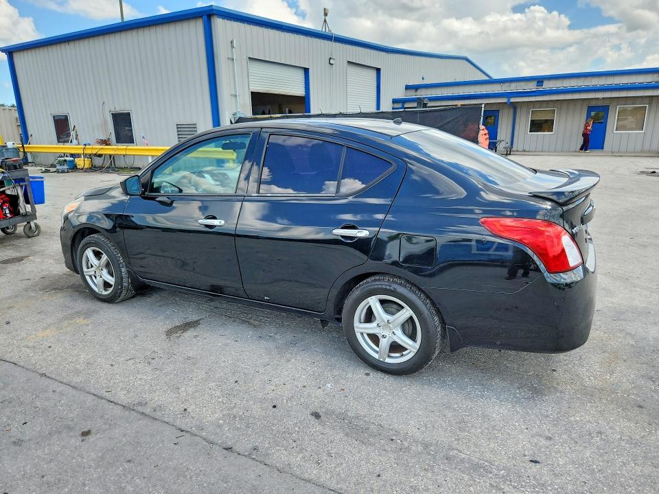 61988036 :رقم المزاد ، 3N1CN7AP5FL887984 vin ، 2015 Nissan Versa مزاد بيع
