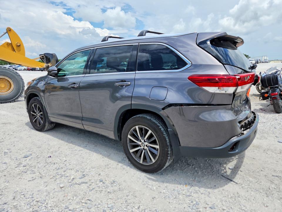 2017 Toyota Highlander მანქანა იყიდება აუქციონზე, vin: 5TDJZRFH7HS450006, აუქციონის ნომერი: 60940256